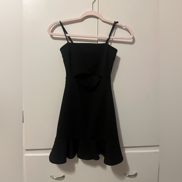 Lucy in the Sky black mini dress with a cutout in the stomach - Picture 1 of 3
